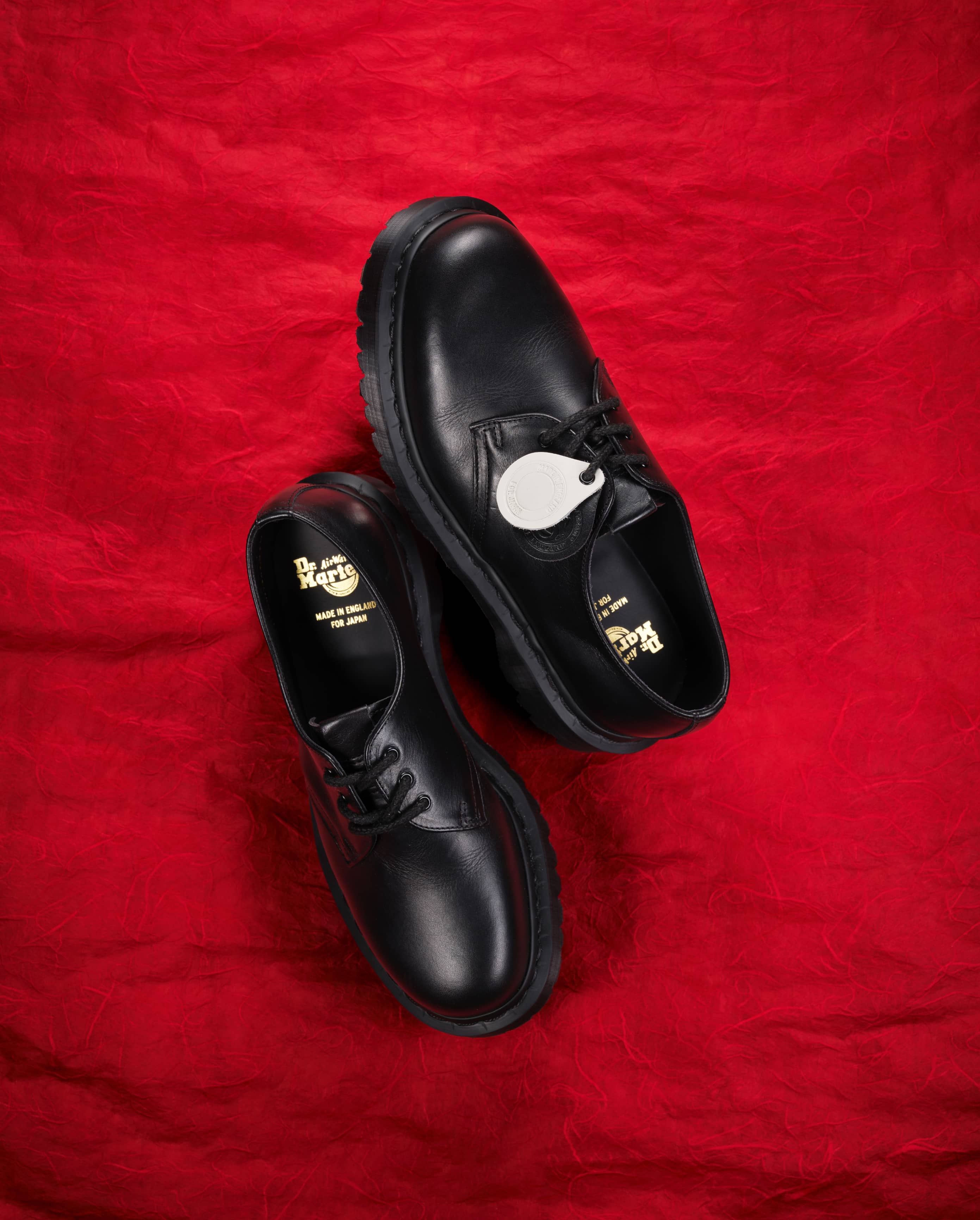 'FOR JAPAN'刻印入りスウィングタグを装備。細部までこだわった特別仕様。