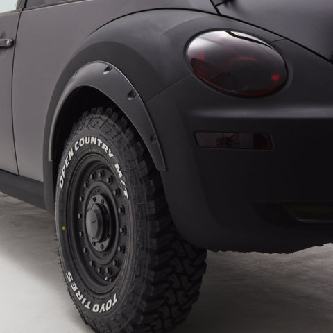 <p>LUDIXオリジナルパーツは全て国内生産で、高品質な『メイド・イン・ジャパン』。ボディペイントやラッピングフィルムで、さらに独創的なマシンイメージを演出。</p>