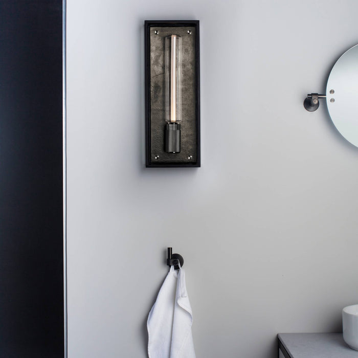 <p>IP44等級で、屋内外およびバスルームでの使用に適しており、多様な設置場所に対応可能。</p>