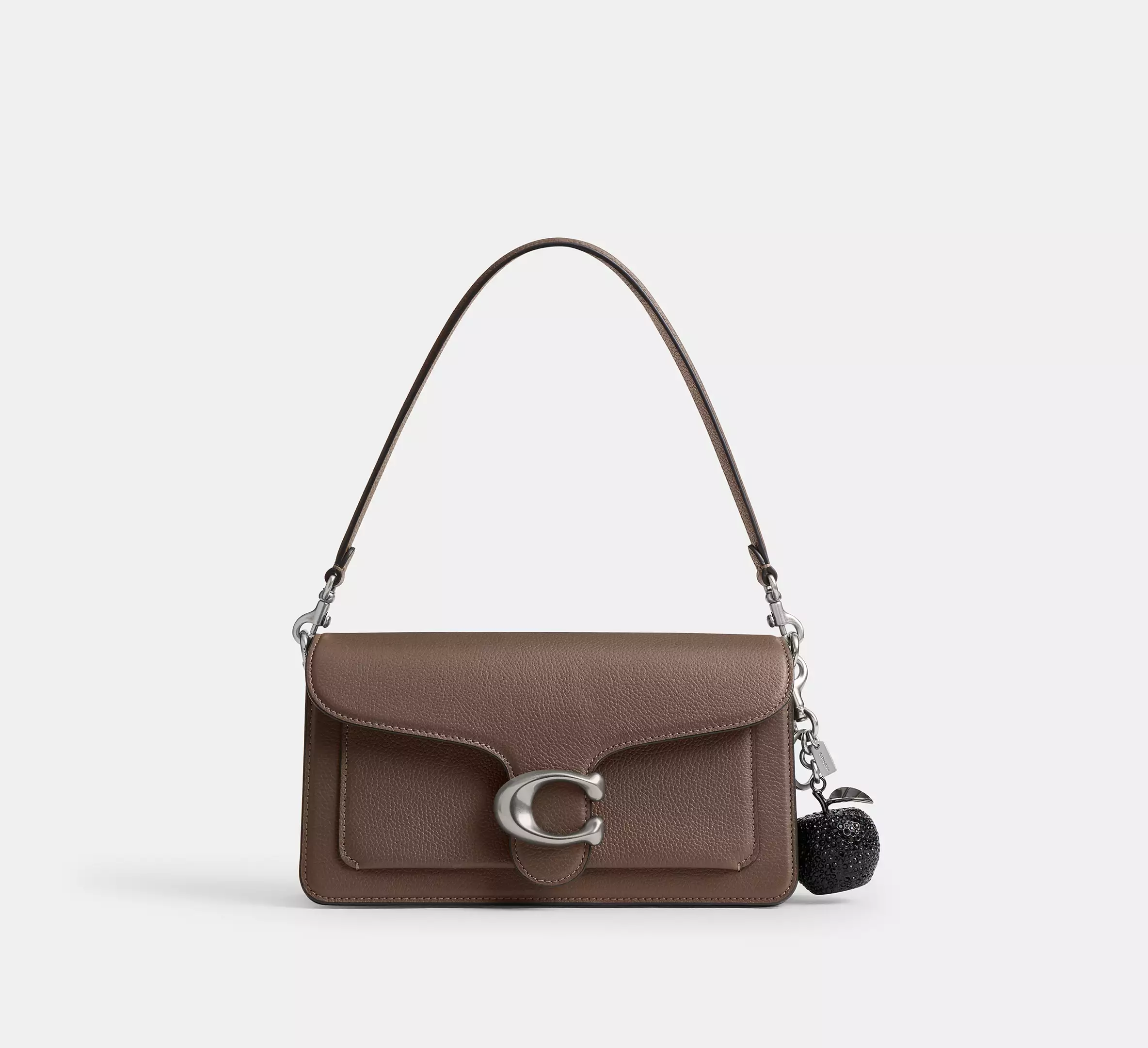 <p>ブラックカラーのクリスタルで装飾されたリンゴ型のデザインが特徴。バッグやアクセサリーに取り付けて、個性的なアクセントを加えることができる。</p>