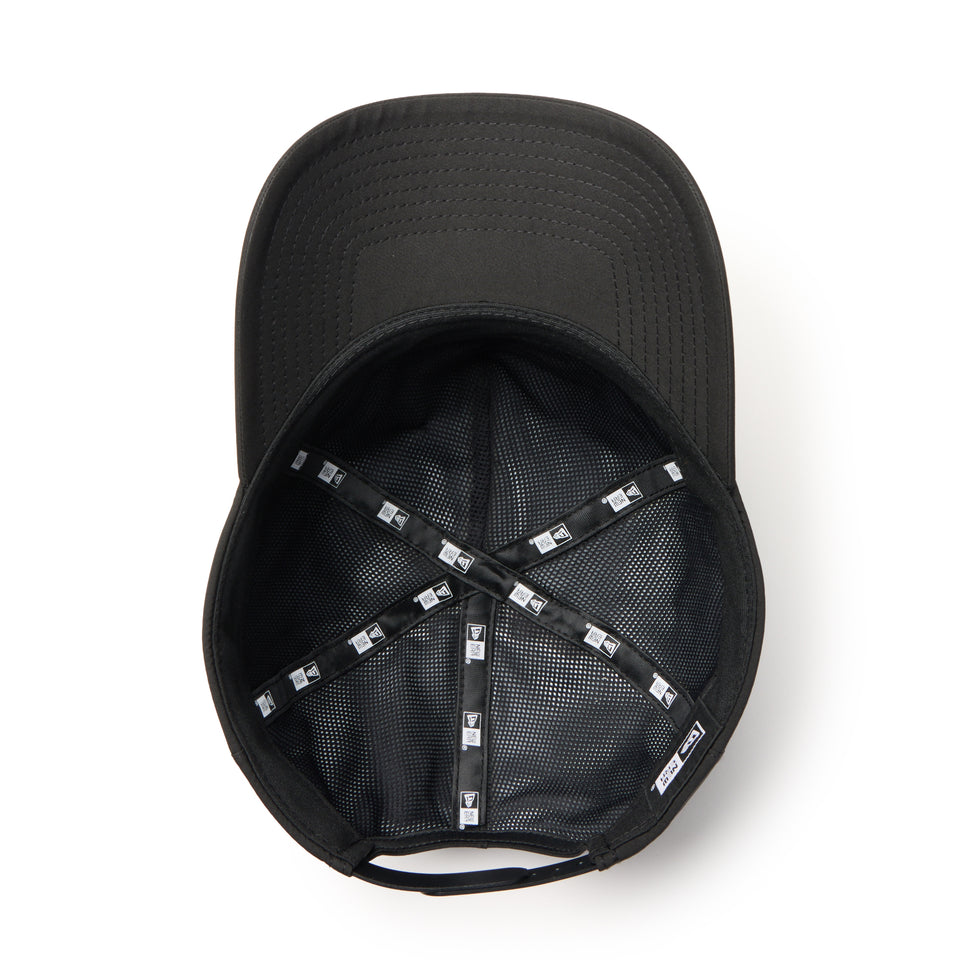 <p>頭回り約56.8cmから60.6cmの幅広いサイズ調整が可能なリアアジャスターで、フィット感を自分好みに調整できる。</p>